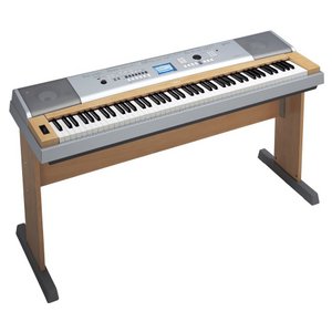 YAMAHA DGX 630
